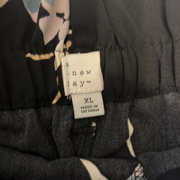 Paper bag waist floral dress pants - Picture 5 of 5